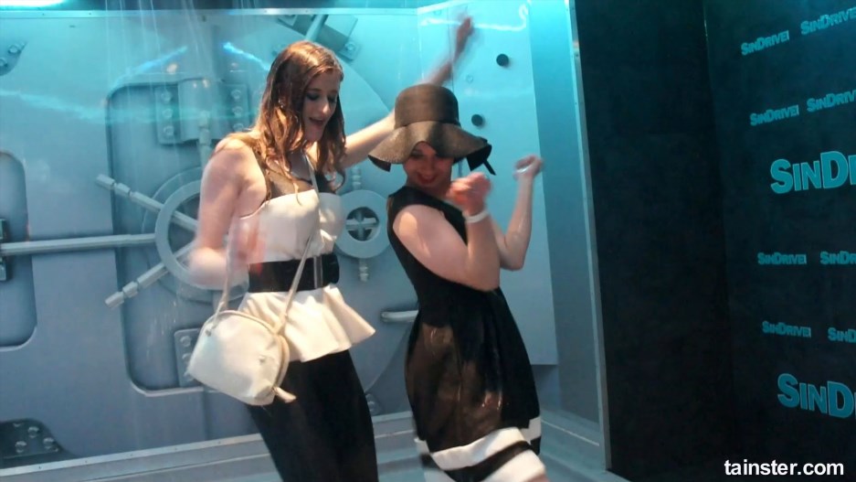 Sweet girls getting the wetlook